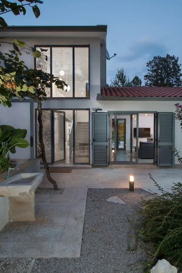 Villa Stepancic - Large Garden And Heated Pool Labin