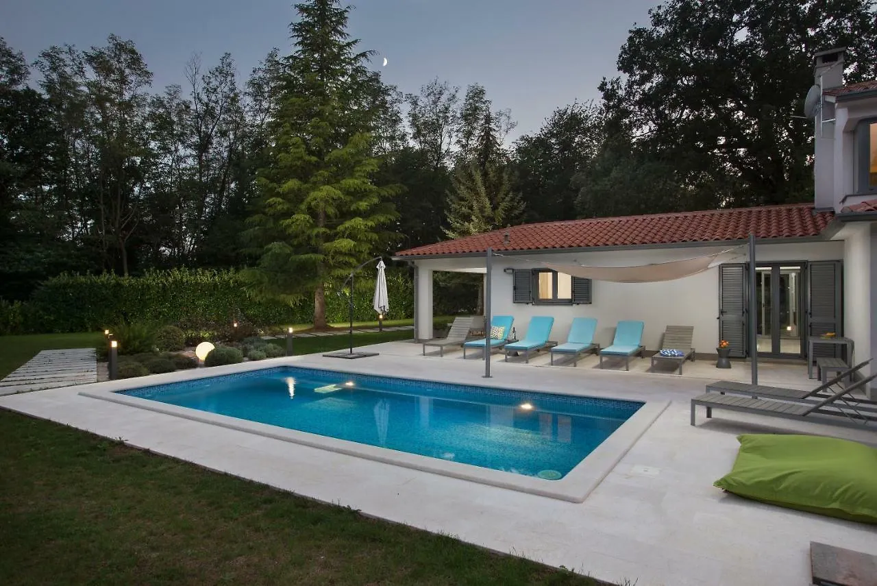 Villa Stepancic - Large Garden And Heated Pool لابين