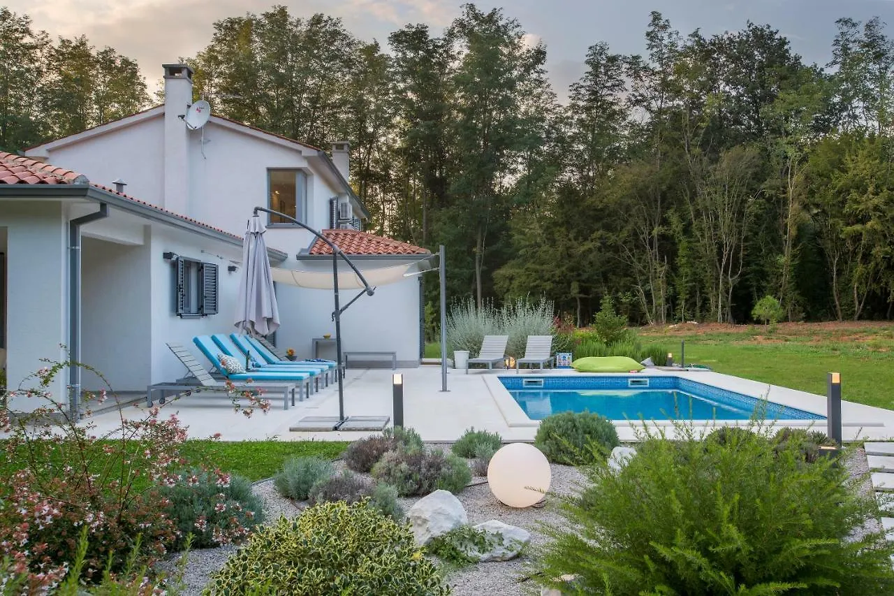 Villa Stepancic - Large Garden And Heated Pool Labin